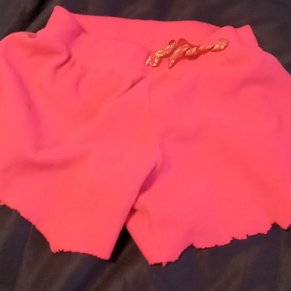 Pink short